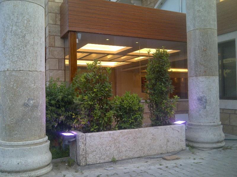Monoberge Hotel Byblos Exteriör bild
