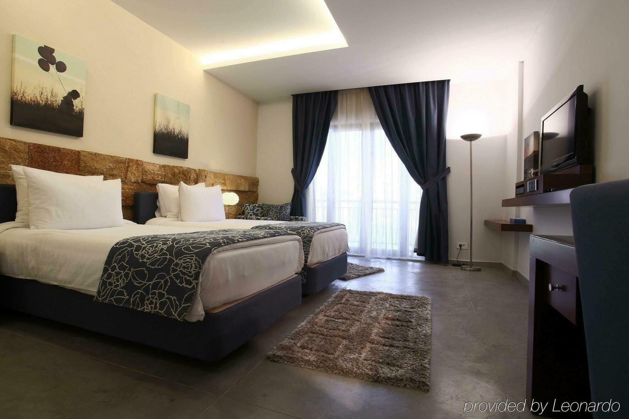 Monoberge Hotel Byblos Exteriör bild